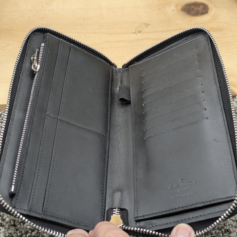 Louis Vuitton Mens Leather Zip Around Wallet Card Holder - Picture 5 of 9
